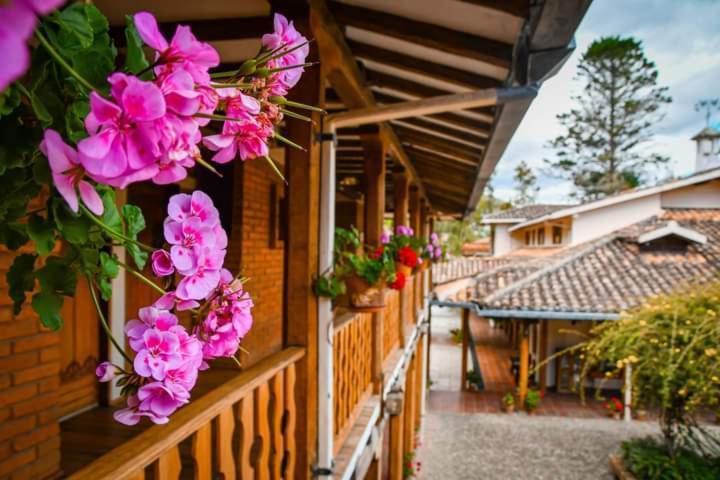 Uzhupud Garden Hotel & Lodge Paute Ngoại thất bức ảnh