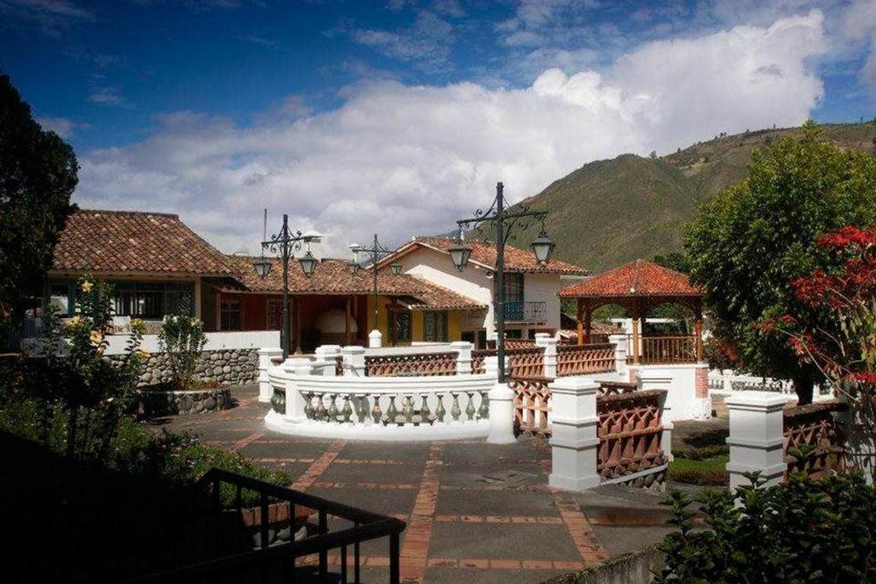Uzhupud Garden Hotel & Lodge Paute Ngoại thất bức ảnh